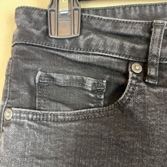 Loft Black "The Curvy Skinny" Cotton Blend Denim Jeans; Size 8/29 - Picture 4 of 10